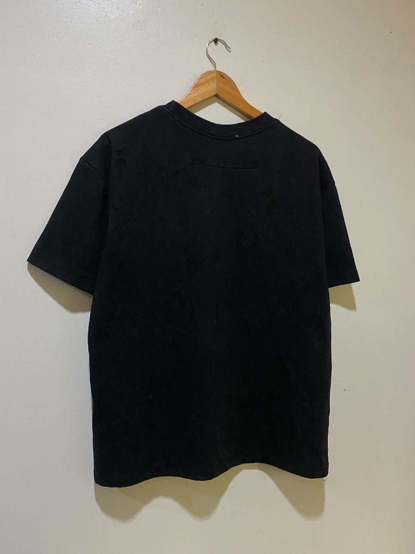 Givency t shirt distressed (Category: Coats, Jackets and Outerwear) located in Nagcarlan. Submitted by livehorse.542a4e (Listing ID 1462733782, Image 2). Description: excellent condition cr:9.8/10 Dimes:27.5X21.5 solid to.