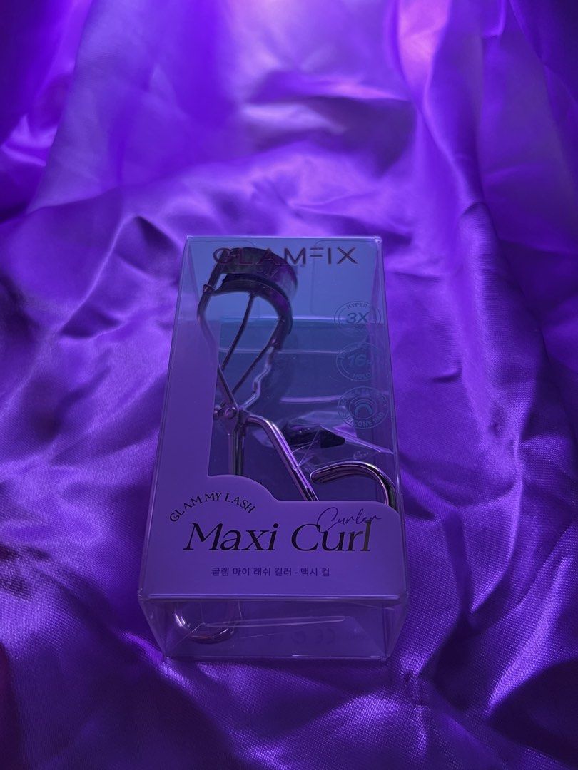 Glamfix Maxi Curl Eyelash Curler (Category: Makeup) located in Manila. Submitted by trendify.collections (Listing ID 1462803173, Image 1). Description: BRAND NEW❤️ Glamfix Maxi Curl eyelash curler. Get that perfect curl for your lashes. Comes in original packaging. Easy to use for everyday makeup looks..