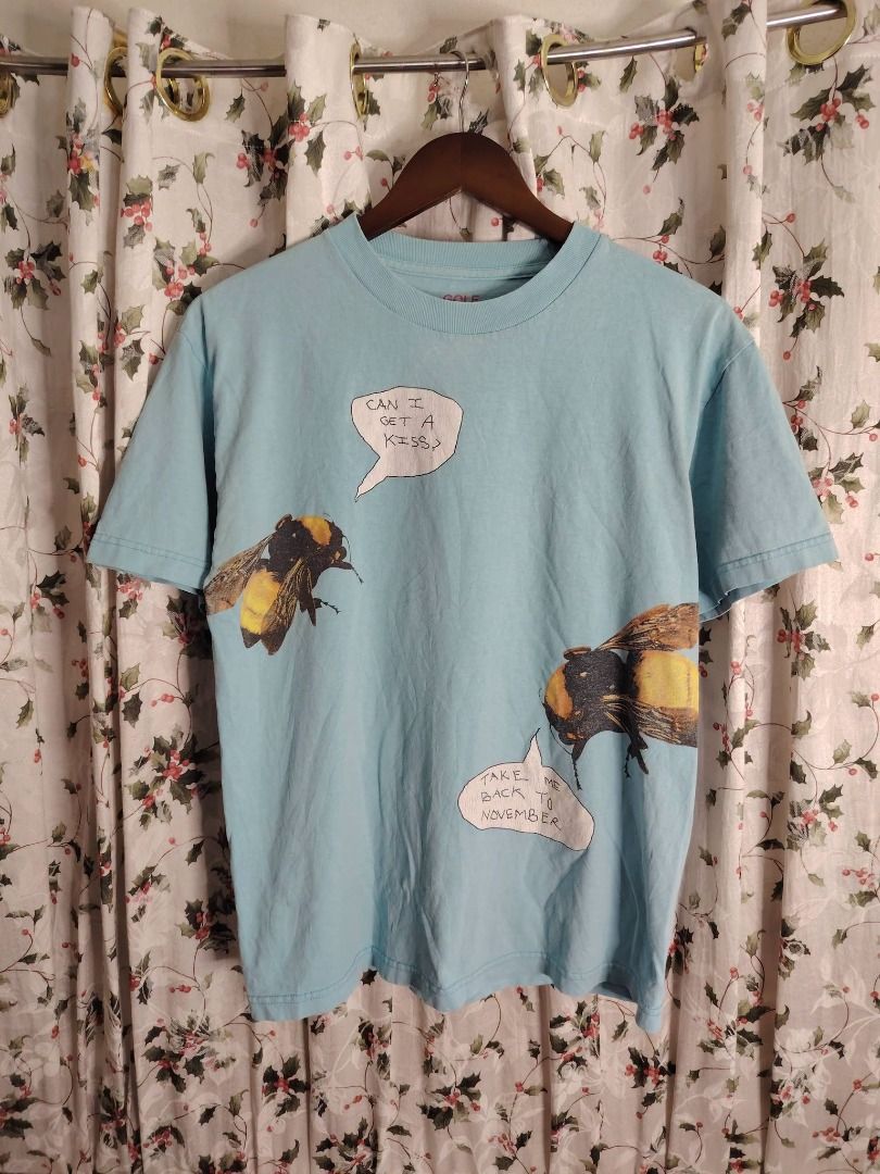 GOLF WANG TYLER THE CREATOR BEE CONVO TEE // Medium (Category: Tshirts & Polo Shirts ) located in Legazpi City. Submitted by urbangarmentsarch4500 (Listing ID 1462718083, Image 1). Description: GOLF WANG TYLER THE CREATOR BEE CONVO TEE Medium W 20 L 27 crackprint & stain (Check last 2 pics) Color rate 9.5/10 GRAB 700 (Automatically YOURS)⛓️ --- ‼️w/ FREE STICKERS FOR EVERY PURCHASE⁉️ 🛒🛒🛒 BUY. SELL. TRADE. CONSIGN🗣️🤝🏼 BLESS THY HUSTLE! 🧿✨.