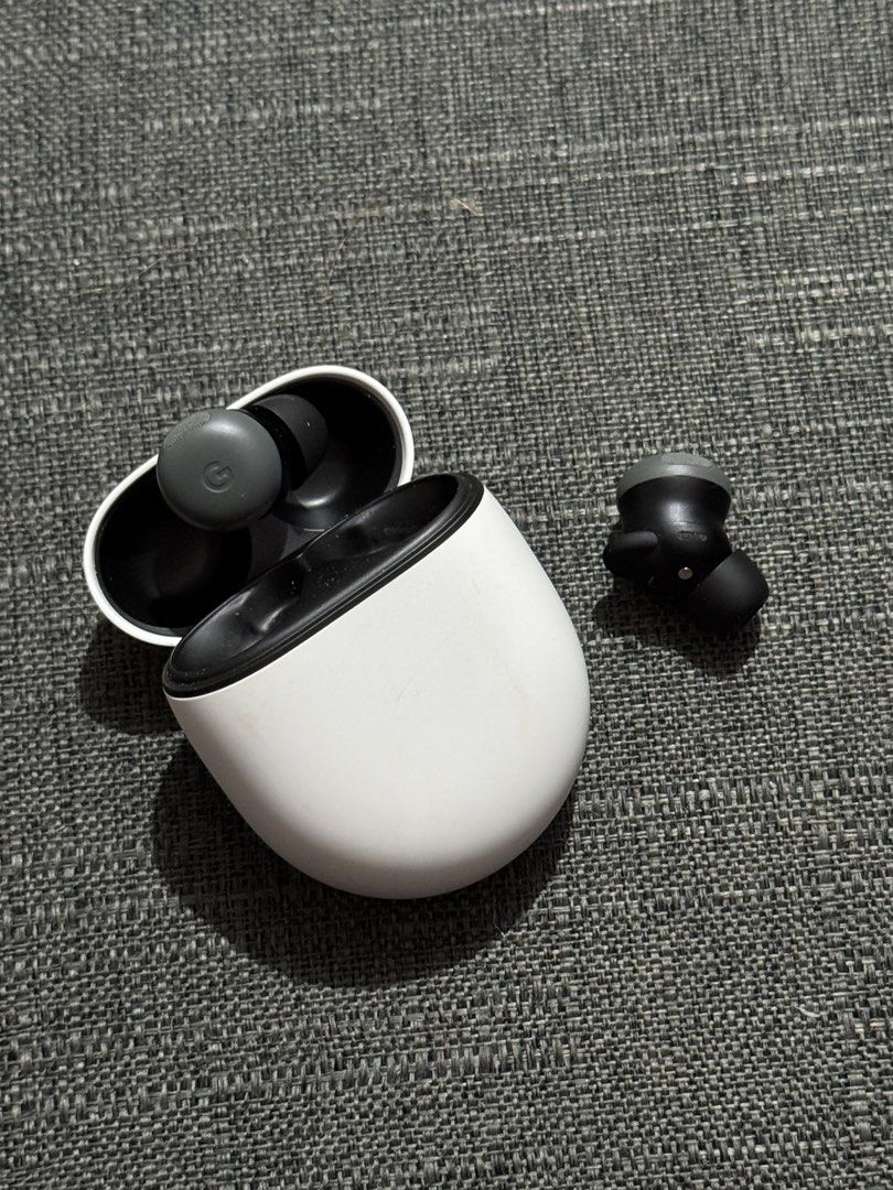 Google Pixel Buds Pro 2 (Category: Earphones) located in Dasmarinas. Submitted by cn8bpqzw6v (Listing ID 1462750841, Image 3). Description: Google Pixel Buds Pro 2 Color: Hazel (Black) Case Color: White - Adaptive Audio adjusts to your world. - Google Tensor A1 cancels twice the noise1 - Twist to adjust for a secure, comfortable fit. - Up to 30 hours of listening time (with charging case).2 - Talk it out with Gemini Live.3 - Sweat and water resis