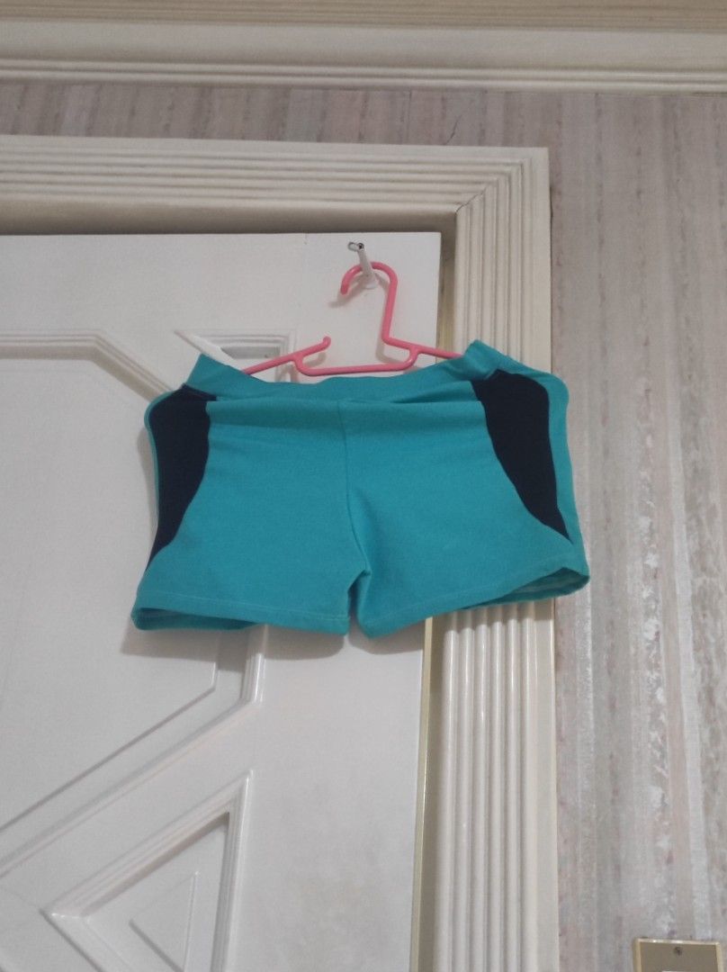 Green rash guard set (Category: Rash guard) located in Bocaue. Submitted by jessdcluters (Listing ID 1462824666, Image 2). Description: .