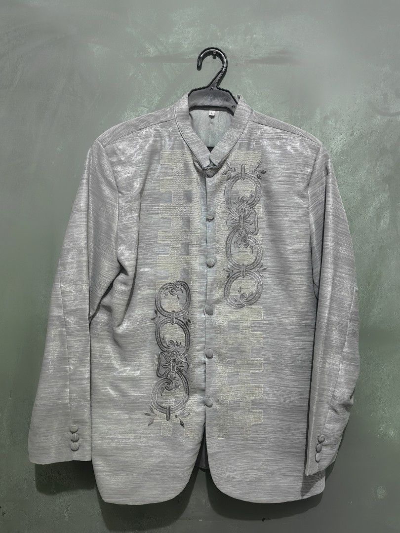 Grey Modern Coat Barong Chinese Collar (Category: Coats, Jackets and Outerwear) located in Las Pinas. Submitted by jarrchiee (Listing ID 1462767561, Image 3). Description: - Red rose brooch not included - Size large, can fit 65kg to 75kg men - used once.
