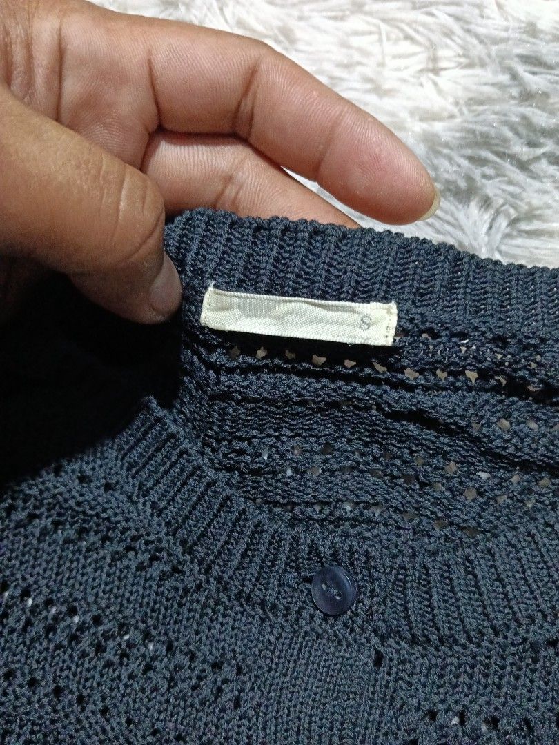 GU cardigan short sleeve (Category: Others Tops) located in San Carlos City. Submitted by wilburstthriftstore (Listing ID 1462856255, Image 3). Description: GU cardigan short sleeve Size small W15 | L19 No issue Good as new👌🏾 ₱150 + sf.