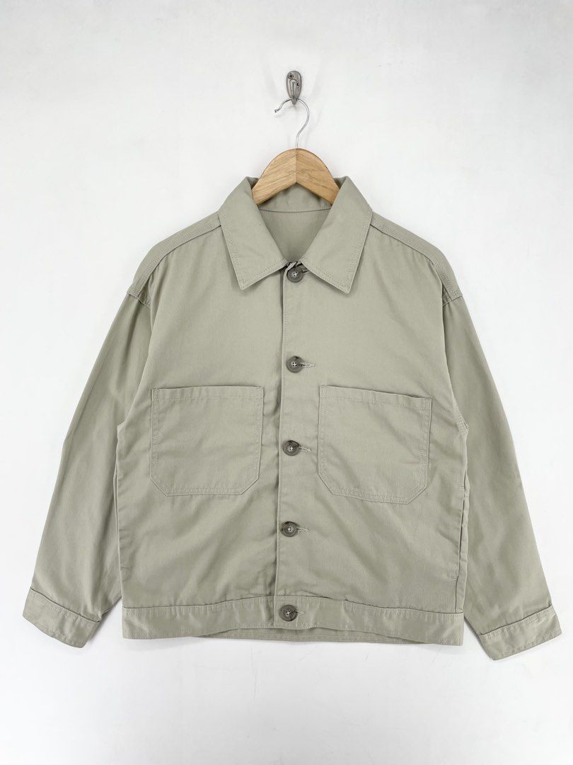 GU Chef Jacket (Category: Coats, Jackets and Outerwear) located in Mandaluyong City. Submitted by armrhts (Listing ID 1462749061, Image 1). Description: Size: Small Dimensions(inches) •Width: 21" •Length: 24" •Pit to Cuff: 19" Issue/s: -Swipe detailed Pics.