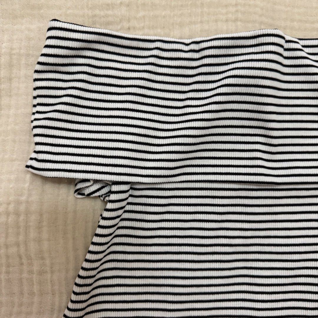 GU Off Shoulder Top (Category: Blouses) located in Quezon City. Submitted by wanderingpenguin (Listing ID 1462793106, Image 2). Description: No when worn unless posted No measurements unless posted Apologies for the wrinkles & uneven lighting :).