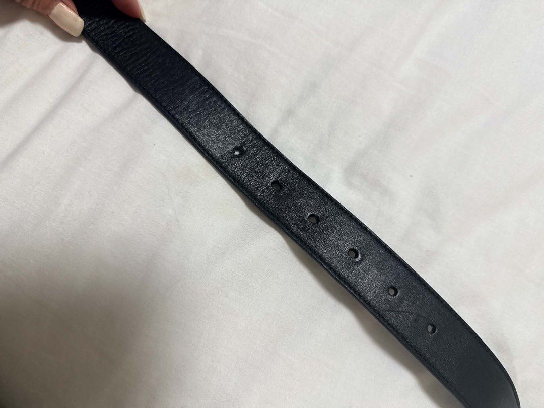 Gucci Black Leather Belt (Category: Belts) located in San Juan City. Submitted by potchieguzman (Listing ID 1462820294, Image 3). Description: - Authentic Gucci belt - Material: Black leather - Hardware: Gold-tone - Size: 85/34 Hello! For sale! Authentic Gucci belt Excellent condition! Size on uploaded photos San Juan City location Dm for inquiries ♥️.