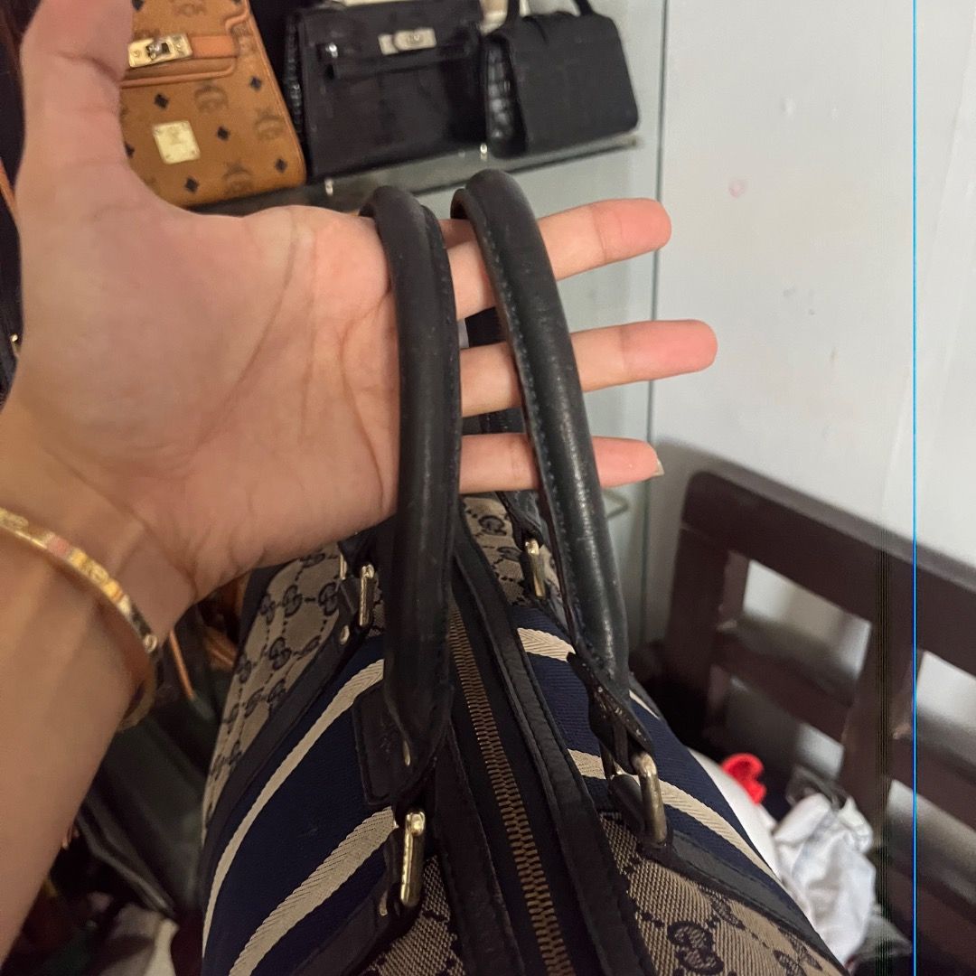 Gucci Doctors Bag (Category: Luxury Bags & Wallets) located in Cagayan de Oro. Submitted by kathkoleksyon (Listing ID 1462725316, Image 3). Description: .