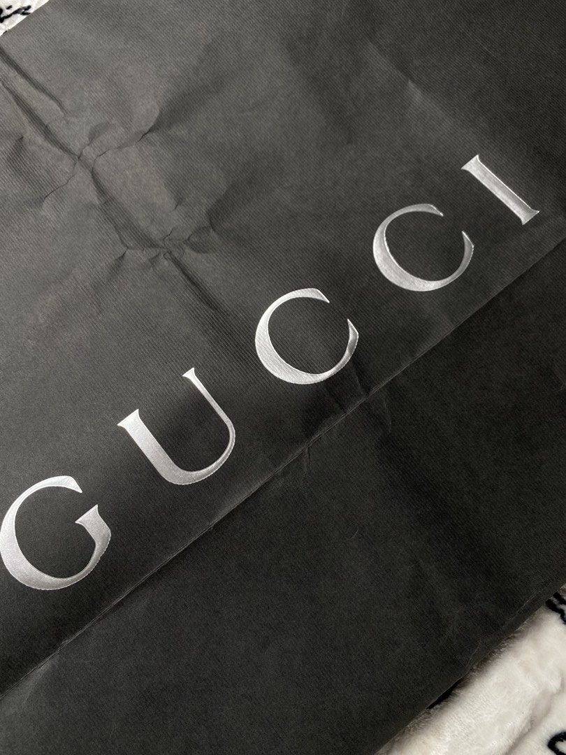 Gucci XL paper bag (Category: Activewear) located in Cagwait. Submitted by roundsociety_ph (Listing ID 1462699298, Image 2). Description: .