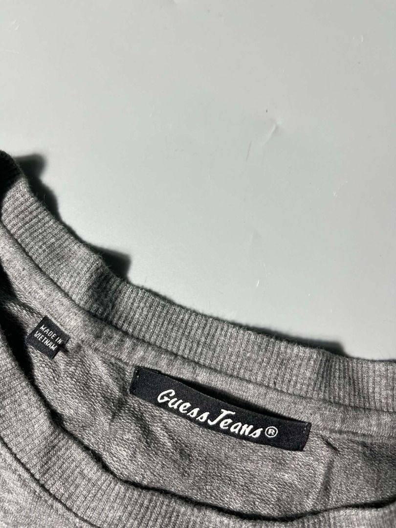 GUESS SWEATSHIRT (Category: Coats, Jackets and Outerwear) located in General Santos City (Dadiangas). Submitted by arjay_genita (Listing ID 1462884692, Image 3). Description: ‼️Size XL (23/28) ‼️Excellent condition ‼️Color rate 9.5./10 ‼️No issue.