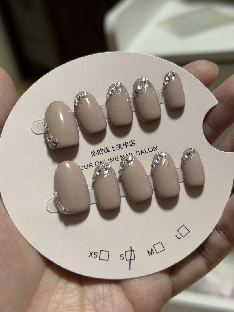 Handmade reusable nails (Round) (Category: Hands & Nails) located in Bacoor. Submitted by editbyl (Listing ID 1462823196, Image 1). Description: Handmade reusable nails in short-length, round shape and small size..