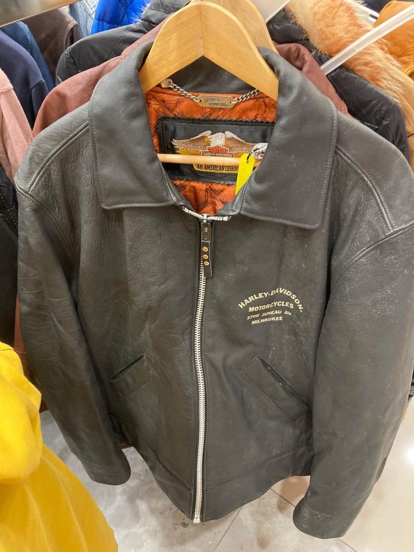 Harley Davidson LEATHER (Category: Coats, Jackets and Outerwear) located in Calapan. Submitted by whimminsnook (Listing ID 1462857169, Image 2). Description: .