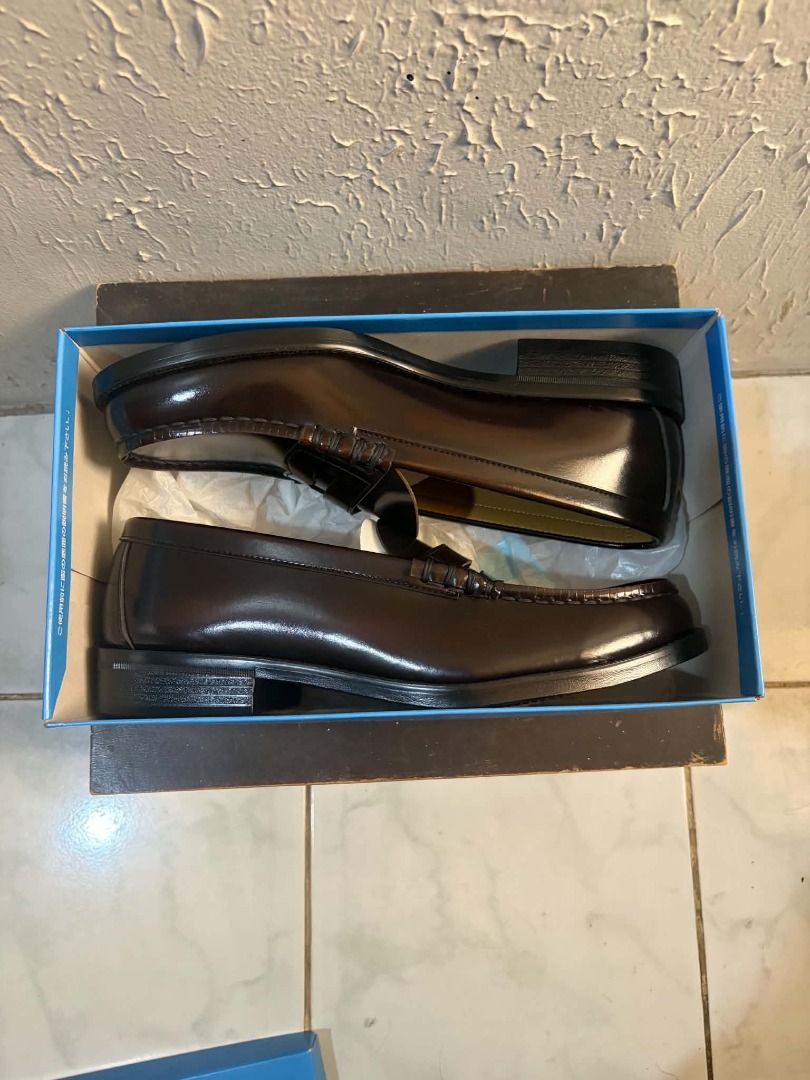 Haruta Arvin Loafers (Category: Casual Shoes) located in Danao, Cebu. Submitted by size42mofo (Listing ID 1462781021, Image 3). Description: Brand New, never been worn Fresh from japan RFS: ordered the wrong size comes with original box.