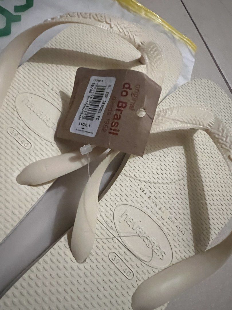 Havaianas Butter Cream Flip flops (Category: Slippers and slides) located in Quezon City. Submitted by zaraalsshop (Listing ID 1462800251, Image 2). Description: Havaianas Butter Cream Flip flops size 39-40.