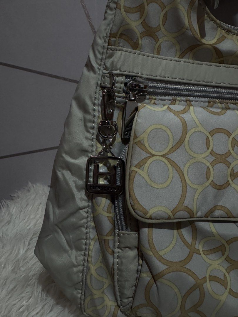 Hedgren (Category: Shoulder Bags) located in Cagayan de Oro. Submitted by akidomingo088 (Listing ID 1462757554, Image 3). Description: .