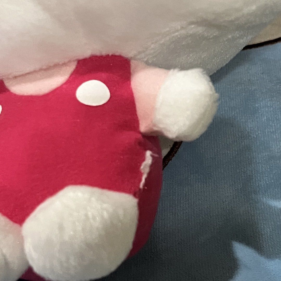 Hello Kitty (Category: Character Goods) located in Samal. Submitted by thatsodd (Listing ID 1462866662, Image 2). Description: .