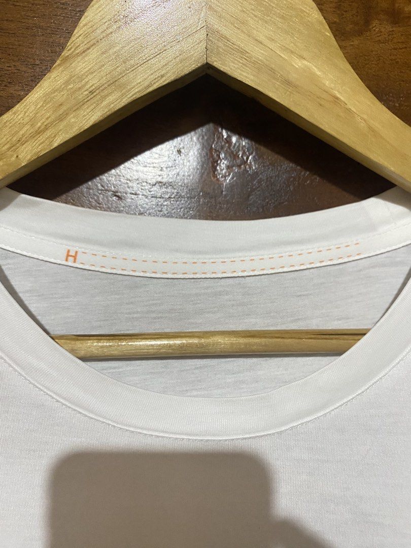 Hermes Tee (Category: Tshirts & Polo Shirts ) located in Davao. Submitted by davecutee (Listing ID 1462772599, Image 3). Description: Cut Necktag Size M on Tag Dimension: W 21 L 28.