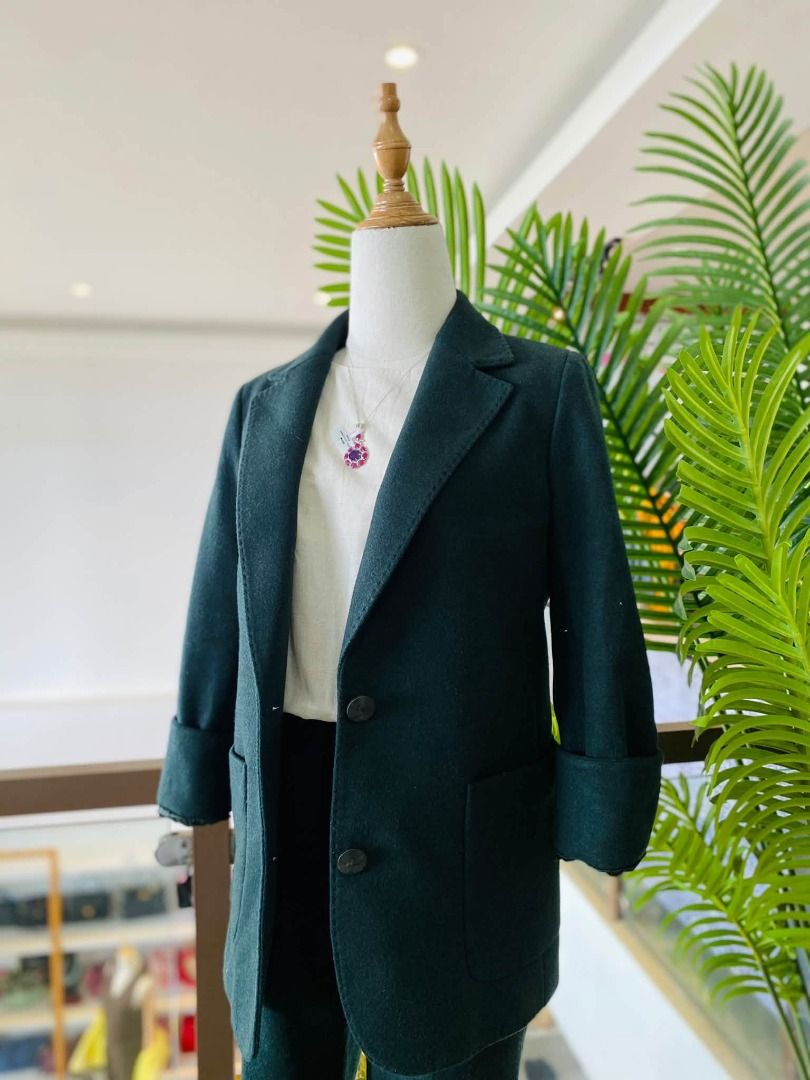 High Quality Blazer & Trousers Set (Category: Sets or Coordinates) located in Baguio. Submitted by asna_taku (Listing ID 1462783946, Image 2). Description: High Quality Blazer & Trousers Set MEDIUM 28-29" ₱1980.