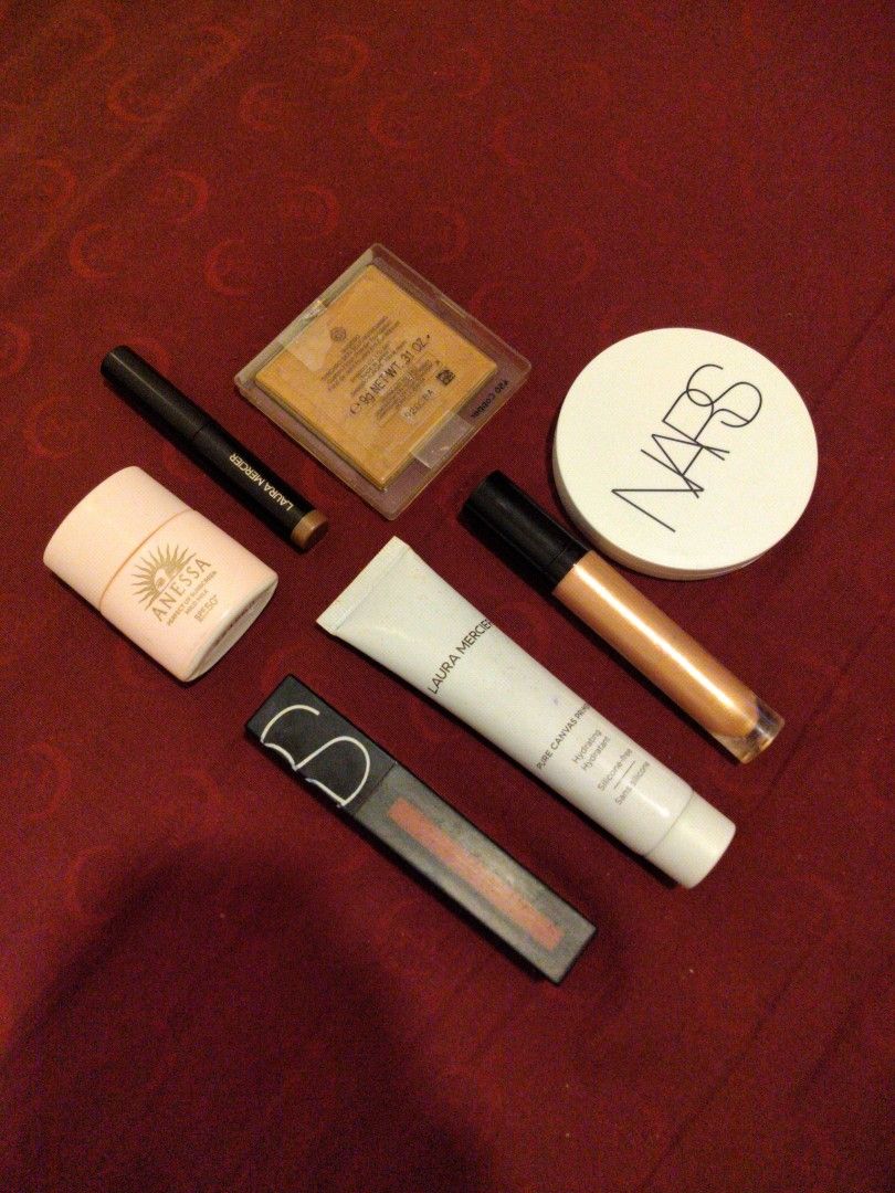 Highend makeups (Category: Makeup) located in Silang. Submitted by clementinelovestodeclutter (Listing ID 1462877096, Image 1). Description: Auth high-end makeups See profile for details or you can send me a message and make offer. 🫶🏽.