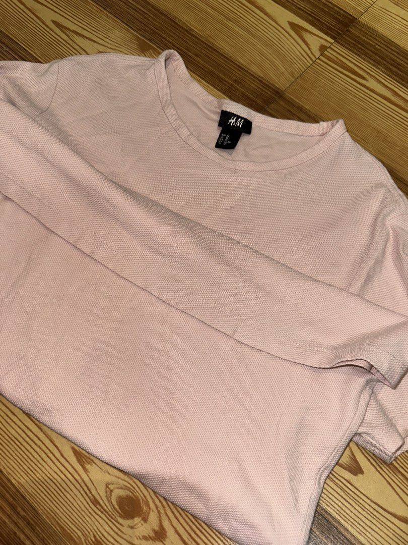 H&M (Category: Shirts) located in Caloocan City. Submitted by pureowl.7f649e (Listing ID 1462867752, Image 3). Description: H&M EUR XS.