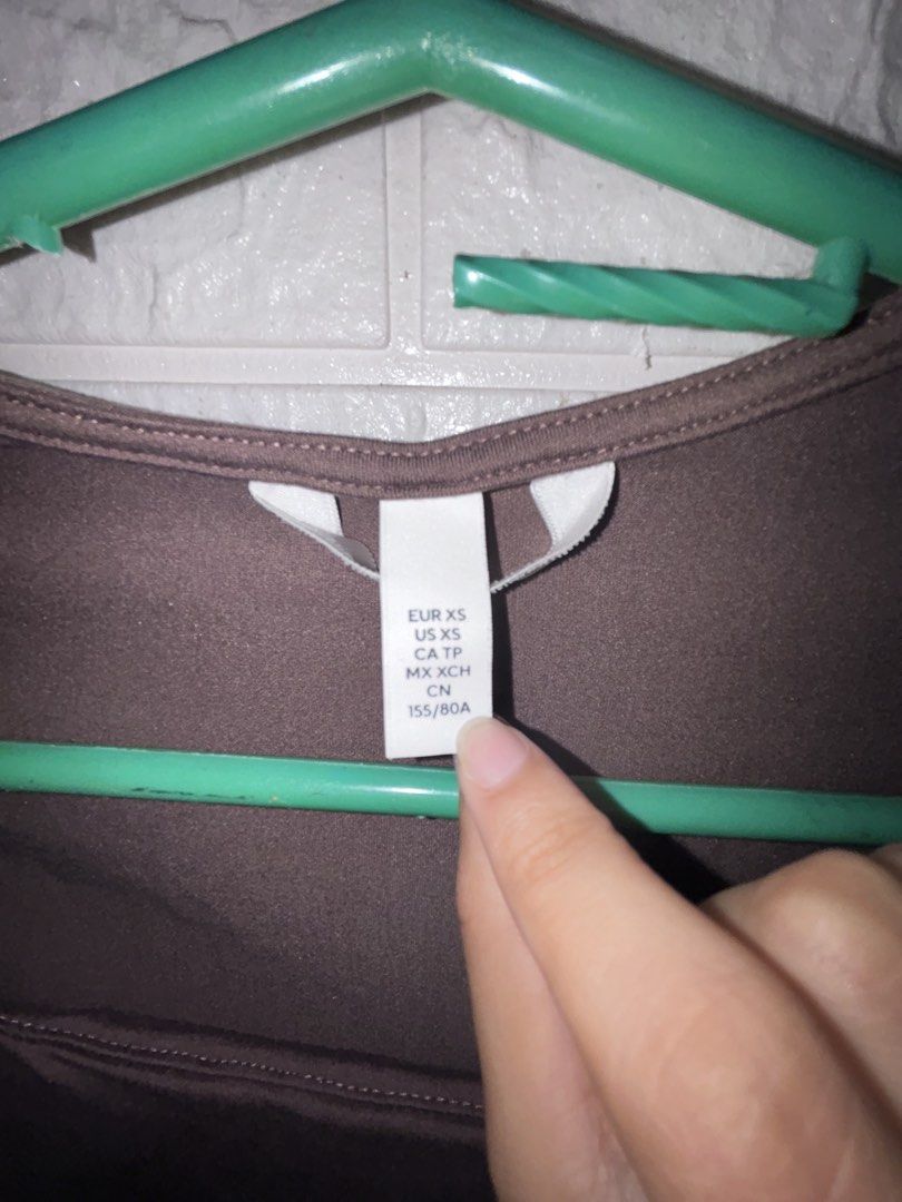 H&m brown long sleeve (Category: Longsleeves) located in Quezon City. Submitted by nicoleeel (Listing ID 1462744760, Image 3). Description: Only worn twice.