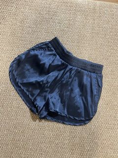 (Category: ) located in . Submitted by miafml-closet-cleanout (Listing ID 1462749279, Image 1). Description: .