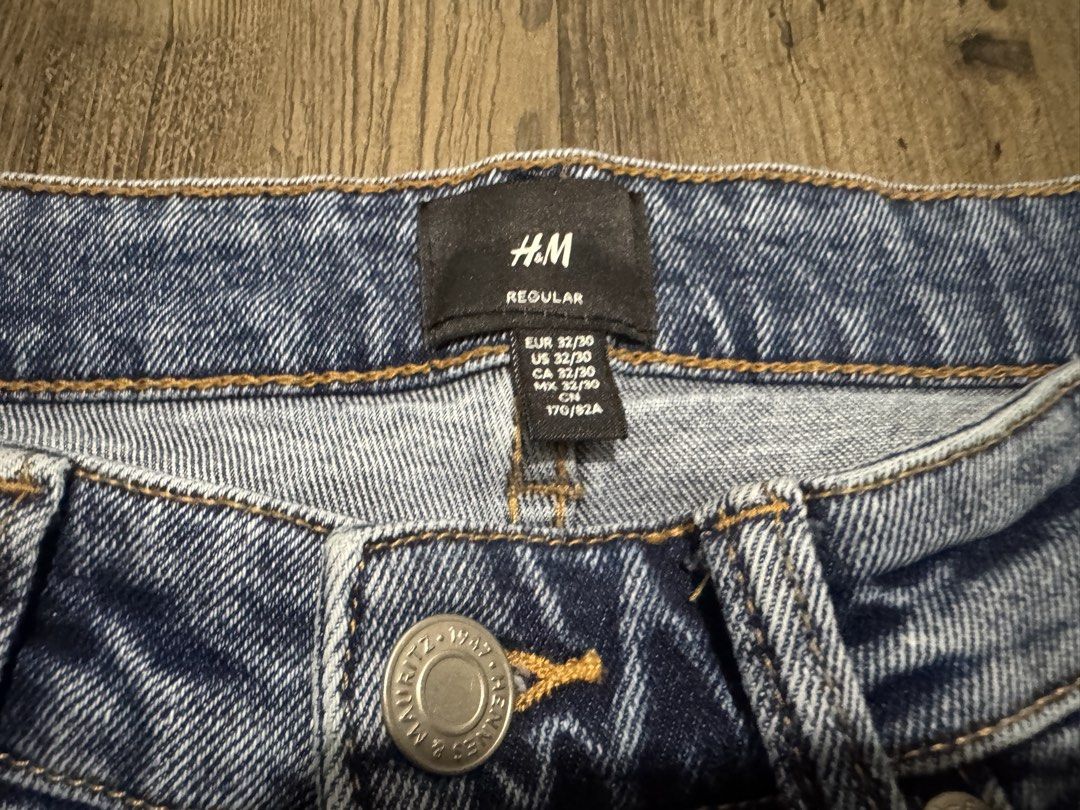 H&M Regular Fit Blue Denim Jeans (Category: Jeans) located in Taguig. Submitted by rdeclutter1 (Listing ID 1462745515, Image 3). Description: H&M Size 32 Dimensions: 39in length, 34in waist Shipping from BGC.