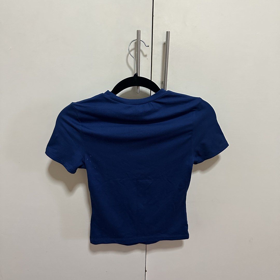 H&M Royal Blue Slim Fit Top (Category: Shirts) located in Quezon City. Submitted by danalou (Listing ID 1462783014, Image 2). Description: - size xs-s - no flaws - barely used.