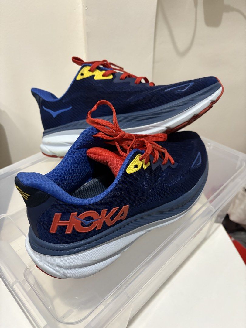 HOKA Clifton 9 (Category: Sneakers) located in Manila. Submitted by okiesnomlasliad (Listing ID 1462844287, Image 1). Description: .
