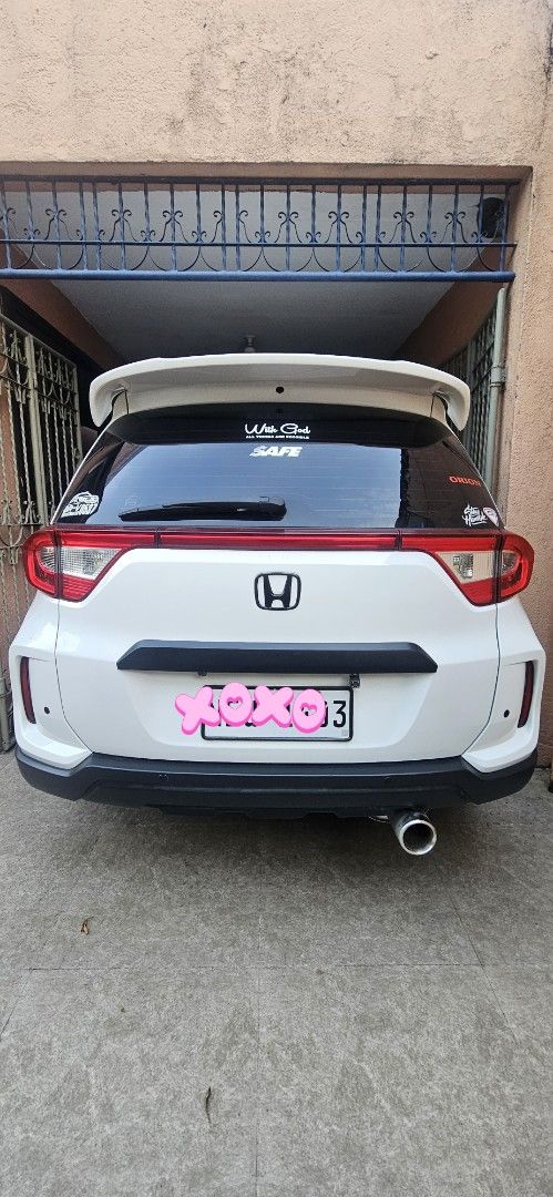 Honda BR-V (Category: Used Cars) located in Mandaluyong City. Submitted by julius.posminds (Listing ID 1462742679, Image 2). Description: FOR SALE: 2020 Honda BR-V 1.5 S CVT (Automatic) Price: ₱600,000 (negotiable) Location: Binangonan Rizal Color: Taffeta White FEATURES • 78k km mileage • 2 original keys (keyless entry) • Medium 3M full tint • Android head unit with TV Plus • Deep-dish floor mats & trunk tray • 4-eye parking sensors UPGRADES • 1