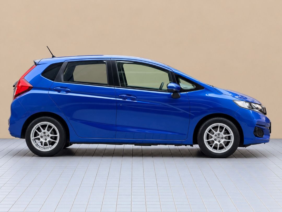 Honda Fit 1.3 G F-Package [2017 FL] (A) (Category: Used Cars) located in Singapore. Submitted by quantumcollections (Listing ID 1462799273, Image 3). Description: 𝐇𝐨𝐧𝐝𝐚 𝐅𝐢𝐭 𝟏.𝟑𝐀 𝐆𝐅 𝑅𝑒𝑔 𝐷𝑎𝑡𝑒: 11 𝑀𝑎𝑟 2020 (3𝑦𝑟 5𝑚𝑡ℎ) 𝑀𝑖𝑙𝑒𝑎𝑔𝑒: 83,776𝑘𝑚 𝑂𝑤𝑛𝑒𝑟𝑠: 3 𝐹𝑢𝑙𝑙 𝐿𝑜𝑎𝑛 𝑀𝑜𝑛𝑡ℎ𝑙𝑦 𝑜𝑛𝑙𝑦 @ $14𝑥𝑥!!! 𝐵𝑎𝑛𝑘 𝐿𝑜𝑎𝑛 𝑀𝑜𝑛𝑡ℎ𝑙𝑦 𝑜𝑛𝑙𝑦 @ $9𝑥𝑥!!! 𝑊𝑎𝑟𝑟𝑎𝑛𝑡𝑦 𝑡𝑖𝑙𝑙 𝑒𝑛𝑑 𝐶𝑂𝐸!!! 𝐹𝑢𝑙𝑙 𝐿𝑜𝑎�