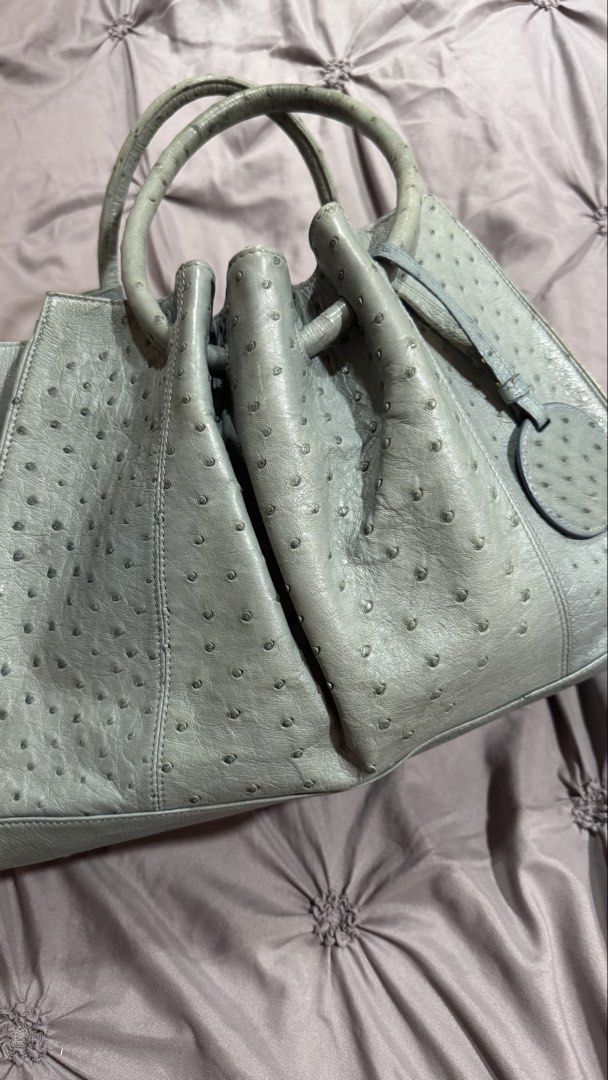 Hormiga Ostrich Leather Tote (Category: Tote Bags) located in Cebu City. Submitted by claclax28 (Listing ID 1462698460, Image 1). Description: - Genuine grey ostrich leather tote bag - Comfortable round top handles - Secure interior zipper closure - Attached small circular leather tag - Ideal for everyday use - Spacious interior for all your essentials -payment thru BDO or Gcash, price slightly nego rfs: not used often .