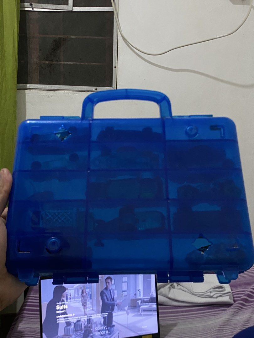 HotWheels Case (Category: Vehicle & Diecast Models) located in Las Pinas. Submitted by jumacainag (Listing ID 1462808970, Image 2). Description: Hot Wheels Case Breifcase or carrier 15 car slot No Issues Las Pinas Loc Dm for offer.