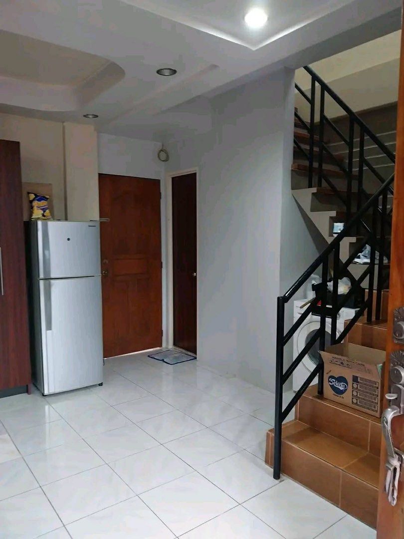 House and lot (Category: House & Lot) located in Manila. Submitted by jurukhian (Listing ID 1462740272, Image 3). Description: Rush-House and lot forsale 150 sqm complete clean title 3 bedrooms with aircon 3 toilets 1 kitchen 1 living room 1 terrace 1 car garage and 2 extension rooms located in a secured subd asking price 8.9M net to seller call or txt. Thank you .