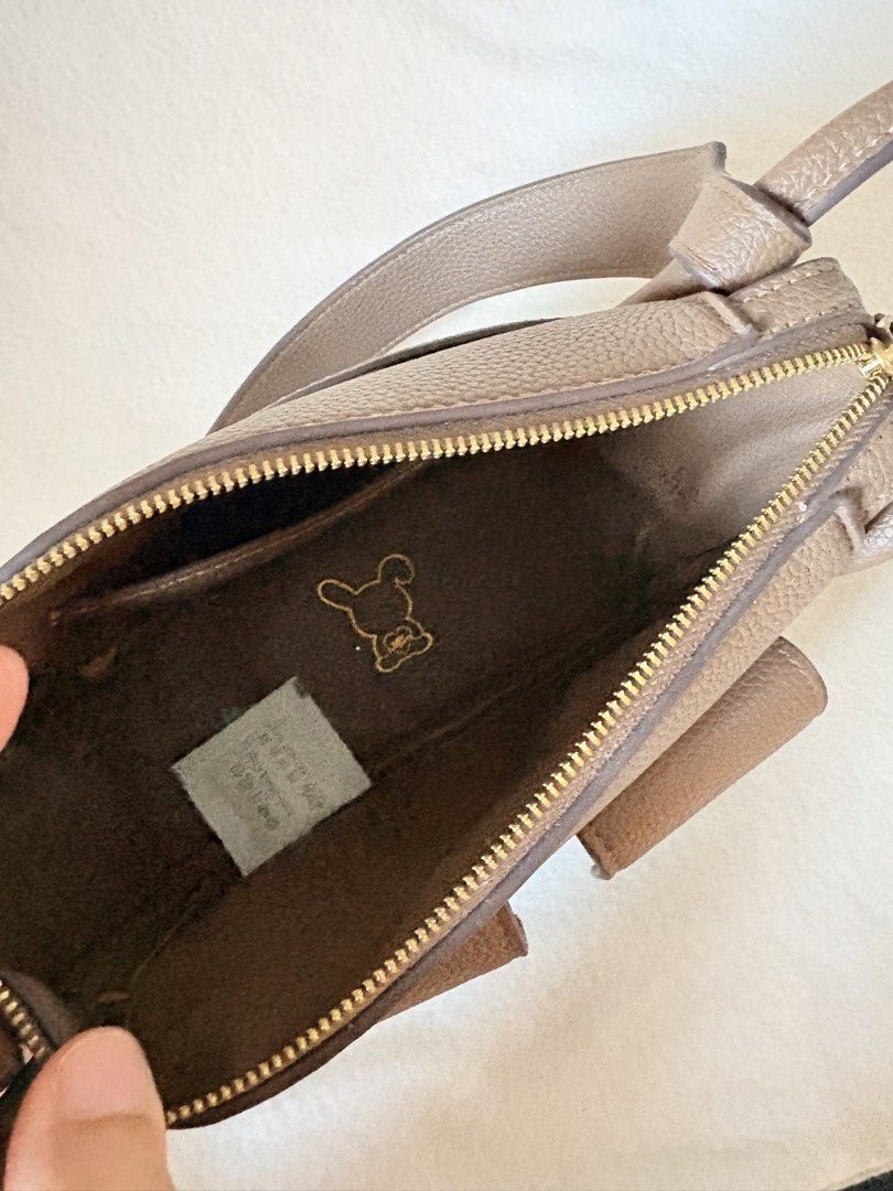 House of LitteBunny Brick 18 (Category: Shoulder Bags) located in Quezon. Submitted by closetby_gn (Listing ID 1462854590, Image 2). Description: ୨୧ HOUSE OF LITTLE BUNNY BRICK PU ♡TAUPE COLOR ♡Good as new ♡Rarely used ♡With 2 straps (short&long) ♡Dustbag ♡18 cm size ♡No flaws or damage ♡Orig price 2500 ♡From Thailand ♡Last photo is the issue.