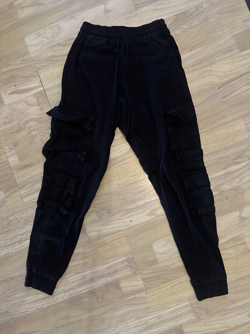 HSO 6-Pocket Cargo Pants (Category: Other Bottoms) located in Makati City. Submitted by grxggy (Listing ID 1462801951, Image 1). Description: Stretch Fit Small (fit for waist size 24 - 26).