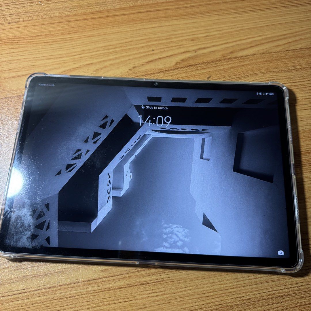 Huawei Matepad 11.5 with sim slot (Category: Android) located in Malabon City. Submitted by mrickang (Listing ID 1462864850, Image 2). Description: Huawei 11.5 with sim slot Makinis but with small dent on the side, covered naman ng case Very presentable and makinis, barely used Unli-test and unli-reset Meet-up or pick-up near UE Caloocan.