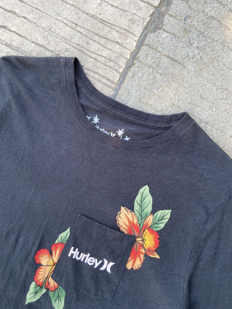 HURLEY HALEKULANI POCKET TEE (Category: Tshirts & Polo Shirts ) located in Davao. Submitted by re.worn082 (Listing ID 1462789831, Image 2). Description: •MEDIUM W20 L31 •COLOR RATE:9/10 •EXCELLENT CONDITION 🏷️380 ADD SHIP 📩DM.