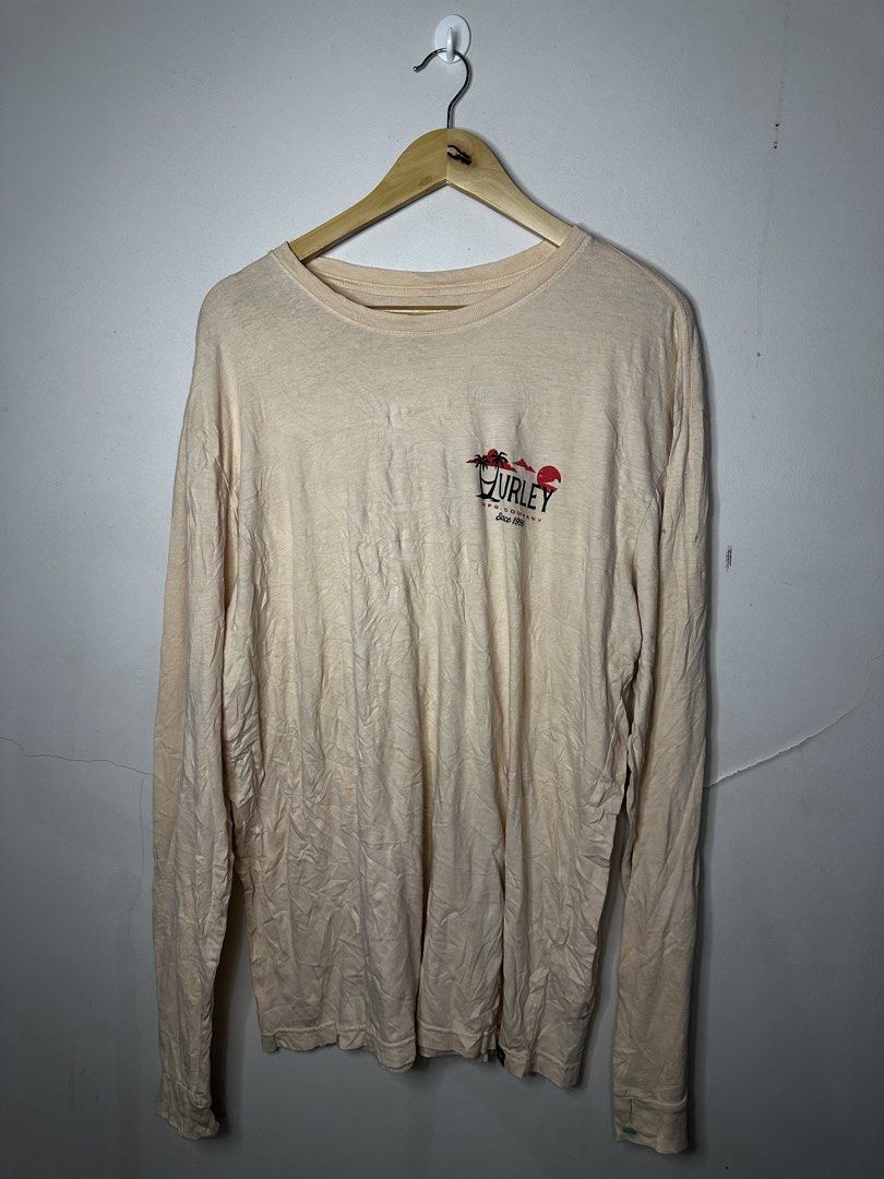 HURLEY LS (Category: Coats, Jackets and Outerwear) located in Molave. Submitted by thriftmate13 (Listing ID 1462691683, Image 1). Description: .