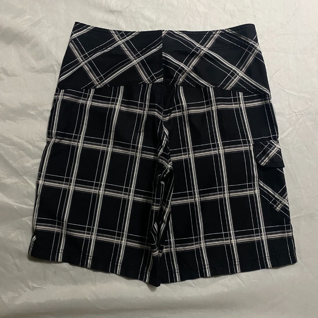 Hurley Plaid Board Shorts (Category: Shorts) located in Rizal. Submitted by van.b (Listing ID 1462777098, Image 2). Description: Hurley Embroidered Plaid Board Shorts W: 31”-34” (slightly adjustable) L: 21” L.O: 12” ₱349 + shipping fee Embroidered designs, with side pocket Issue(s): None Color Rate: 9.5 We are not affiliated or associated with any of the brands featured. All trademarks and copyrights belong to their respective owners. .
