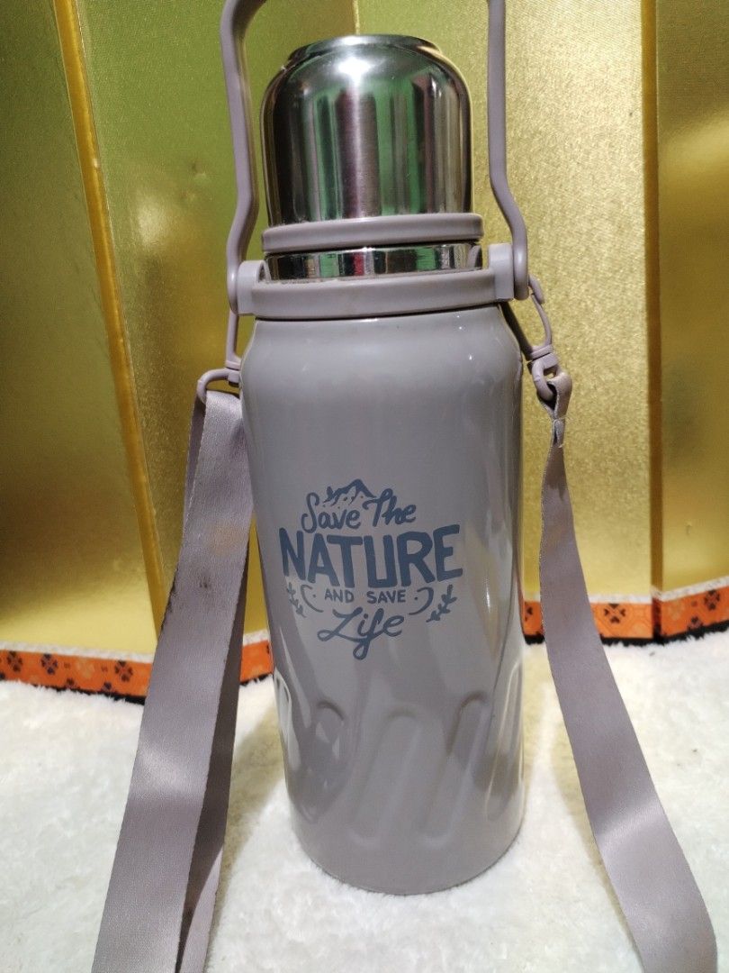 Hydrofresh Insulated Water Bottle with Strap (Category: Water Bottles & Tumblers) located in Manila. Submitted by malditas (Listing ID 1462827907, Image 2). Description: - Brand: Hydrofresh - Color: Grey - Type: Insulated Water Bottle - Features: Easy-carry strap, lid with strainer - Functionality: Keeps drinks hot or cold - Condition: Great - Contact: Message me if interested! From HT box BUY AS IS (NO RETURN, NO EXCHANGE, NO REFUND unless state