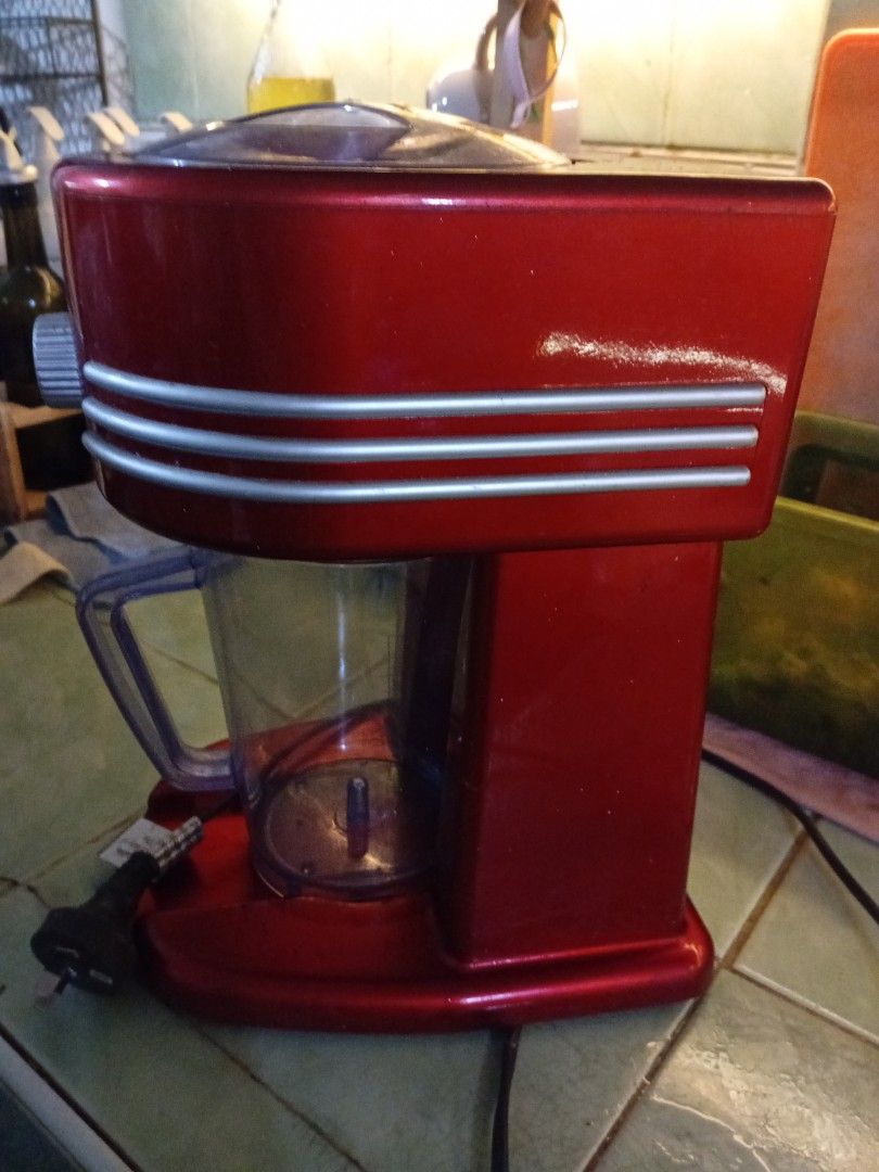 Ice shaver, softdrinks ice slusher/snow (Category: Other Kitchen Appliances) located in Las Pinas. Submitted by jaziyah4 (Listing ID 1462885219, Image 3). Description: 220v like new use for ice shaver, softdrinks ice snow/slush.