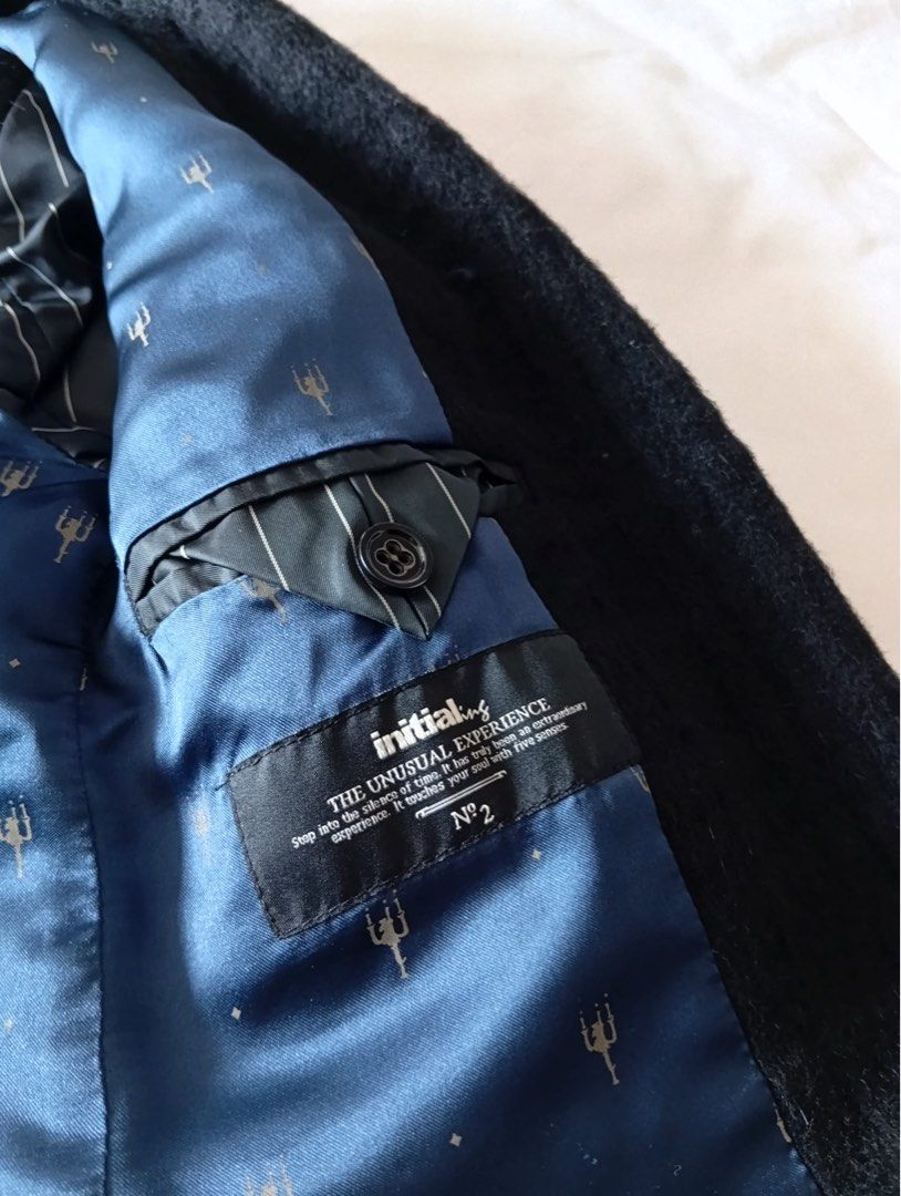 Initial Jacket （分類：外套及戶外衣服）位於 Hong Kong。 由 valerie_lam 提交（商品編號 1462874327，圖片 5）。簡介： 。