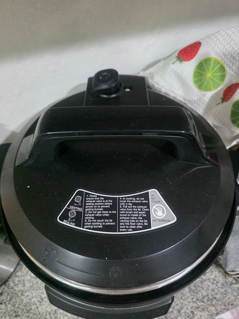 Insignia Multi function pressure cooker (Category: Other Kitchenware & Tableware) located in Manila. Submitted by jeannesas (Listing ID 1462699775, Image 2). Description: Never used Insignia multifunction pressure cooker, no box 110 volts since it was bought in the US.
