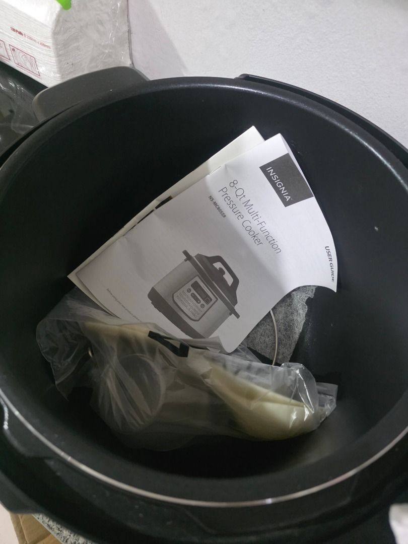 Insignia Multi function pressure cooker (Category: Other Kitchenware & Tableware) located in Manila. Submitted by jeannesas (Listing ID 1462699775, Image 3). Description: Never used Insignia multifunction pressure cooker, no box 110 volts since it was bought in the US.
