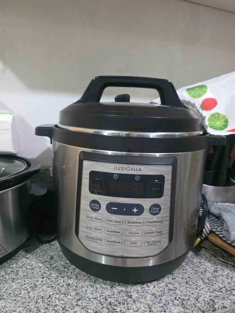 Insignia Multi function pressure cooker (Category: Other Kitchenware & Tableware) located in Manila. Submitted by jeannesas (Listing ID 1462699775, Image 1). Description: Never used Insignia multifunction pressure cooker, no box 110 volts since it was bought in the US.