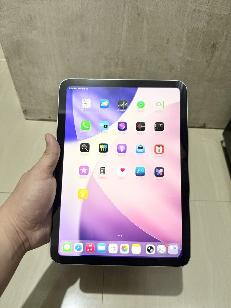 Ipad 10th Gen Silver 256 GB Wifi only (Category: iPad) located in Manila. Submitted by johnlucas31 (Listing ID 1462867763, Image 1). Description: For Sale ❗️❗️❗️ Ipad 10th Gen Silver 256 GB Wifi only With Charger No issue check all you want No dents or scratches Pm for more info📩.