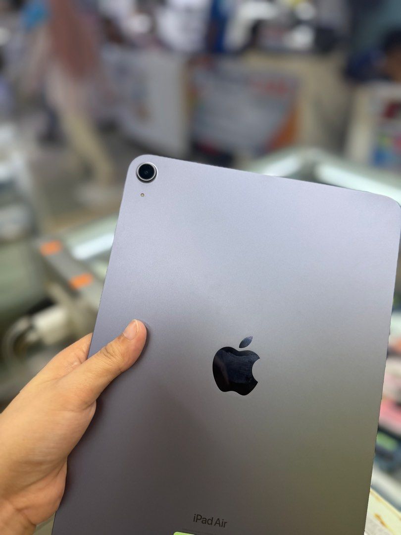Ipad Air 5 256GB Wifi only no issues M1 chip (Category: iPad) located in San Juan City. Submitted by najihahtelecomshop2018 (Listing ID 1462818890, Image 3). Description: Legit Store | Original unit FOR SALE | TRADE / SWAP ▫️INSTALLMENT thru: 🔸Credit Card (straight / installment) 🔸Ggives / Gcredit + 6% interest 🔸Spay Later + 6% interest (RFS: Buy and Sell any kinds of Gadgets) Description: Ipad Air 5 M1 chip 256GB ( other GB are also available