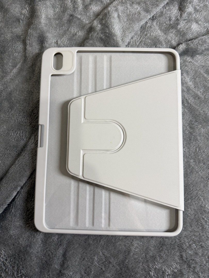 IPAD AIR M3 CASE AND PEN CASE (Category: Other Accessories) located in Cainta. Submitted by amswardrobe (Listing ID 1462850846, Image 1). Description: .