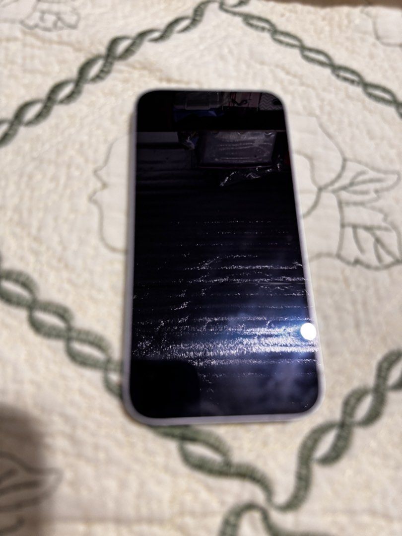 Iphone12 64gb (Category: iPhone 12 Series) located in Makati City. Submitted by carolineespartero (Listing ID 1462841883, Image 1). Description: .