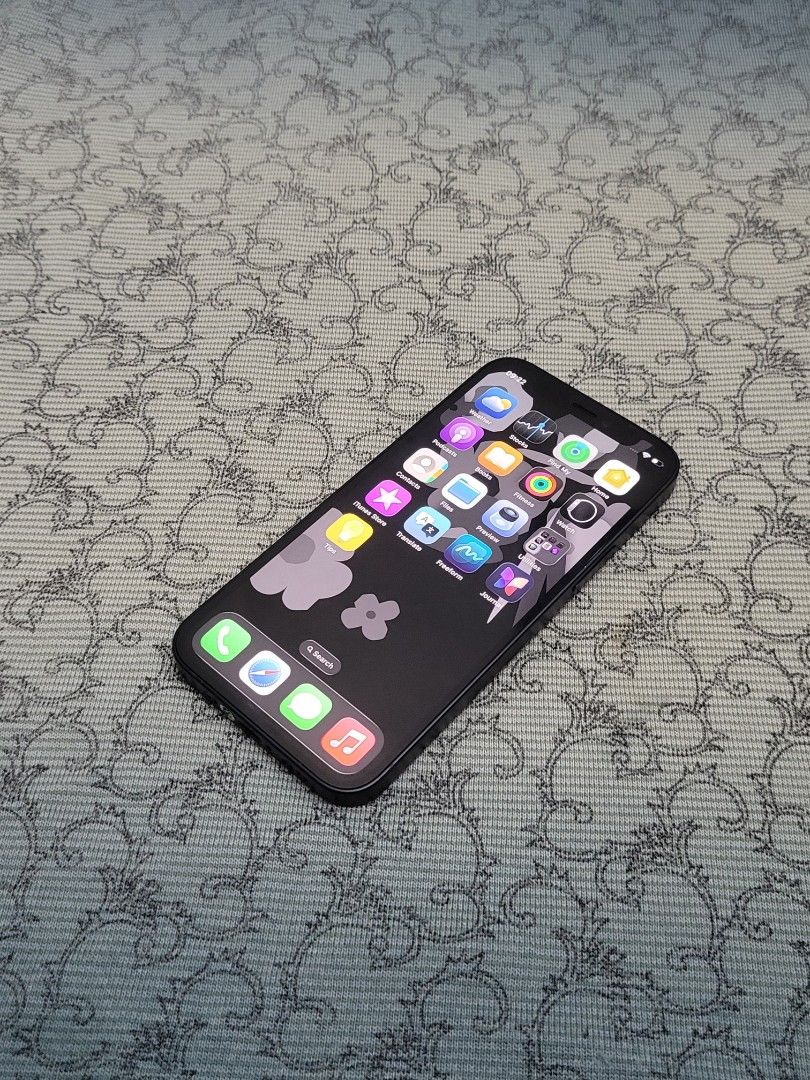 IPHONE 12MINI 256GB 83%BH (Category: iPhone 12 Series) located in Manila. Submitted by _kyle12 (Listing ID 1462873329, Image 2). Description: IPHONE 12MINI 256GB 83%BH All working Face id Truetone Camera Factory unlocked 86% Battery health 256GB STORAGE NO ISSUE GOOD AS NEW READY TO USE.